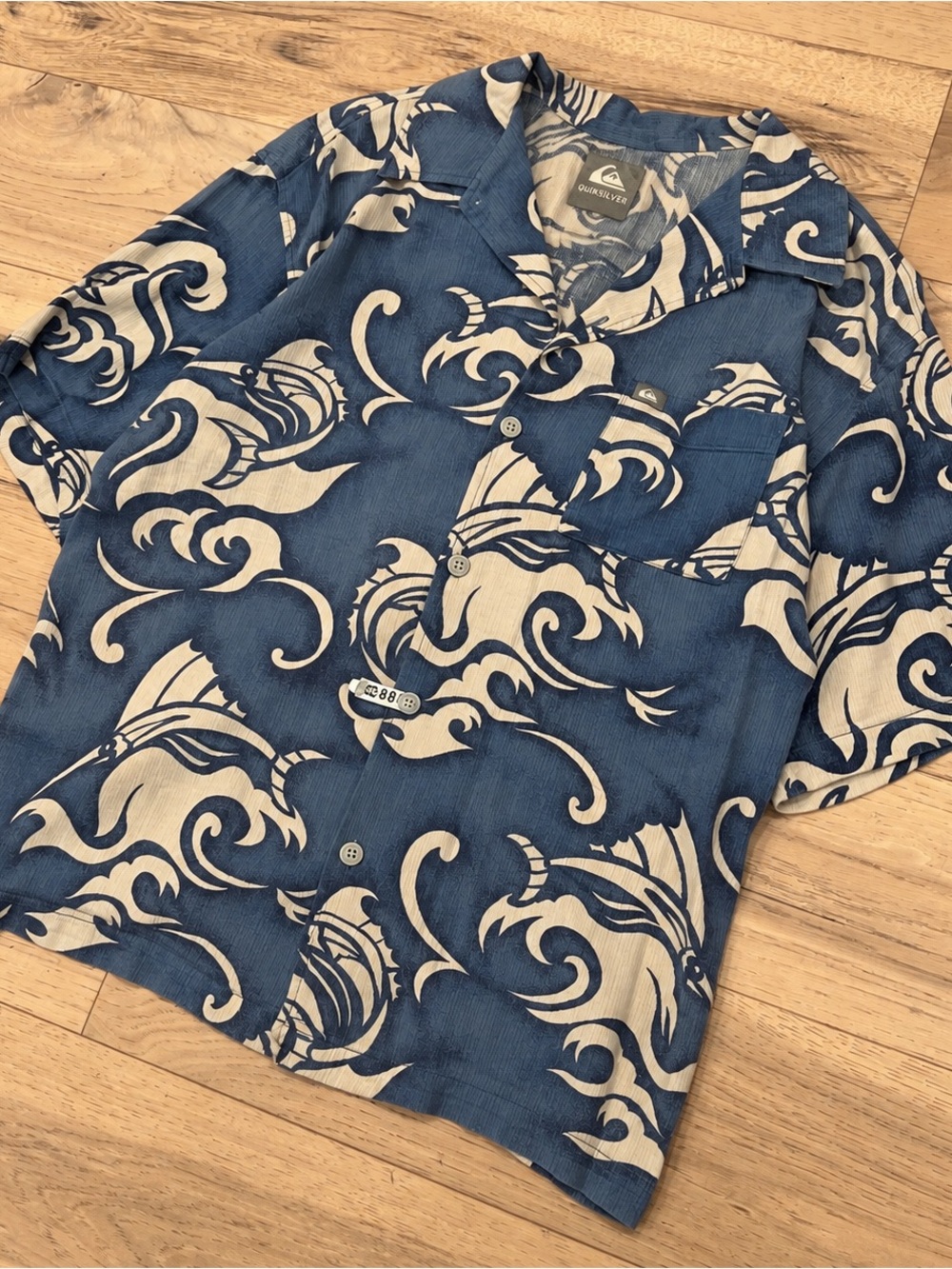 vintage 90s/y2k quiksilver tribal wave button up shirt